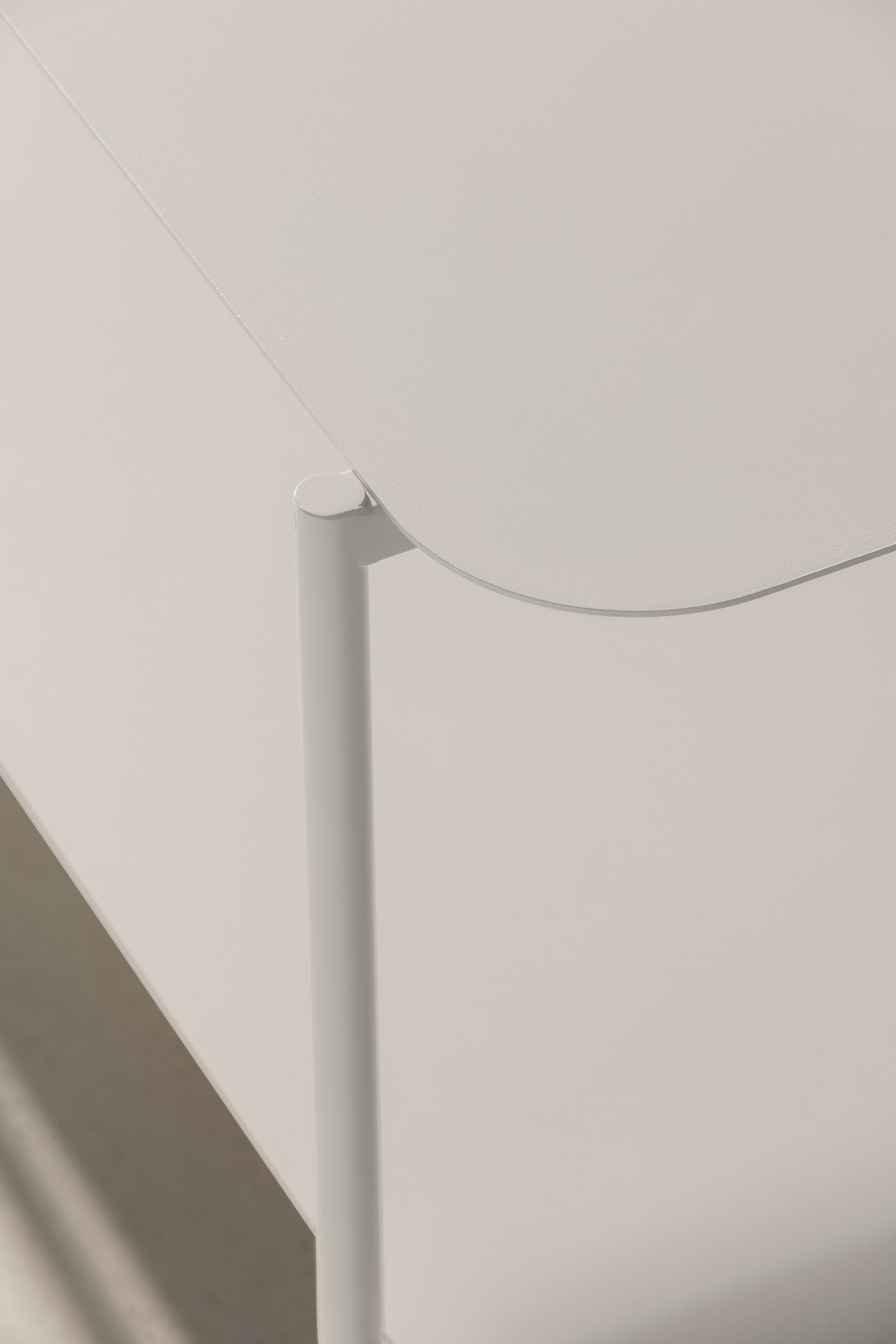 Mesacentro Beatrix miniatura 3